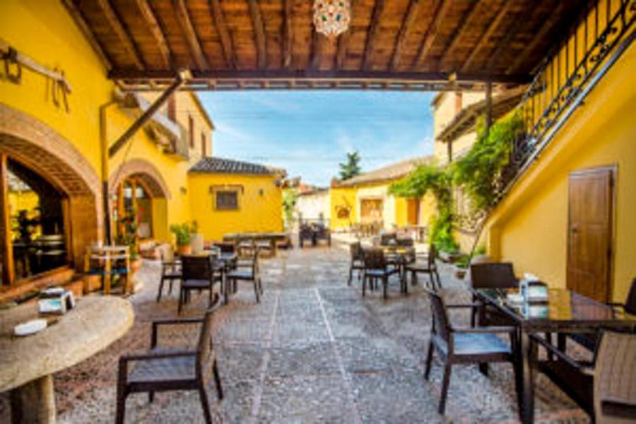 La Hosteria De オロペサ エクステリア 写真